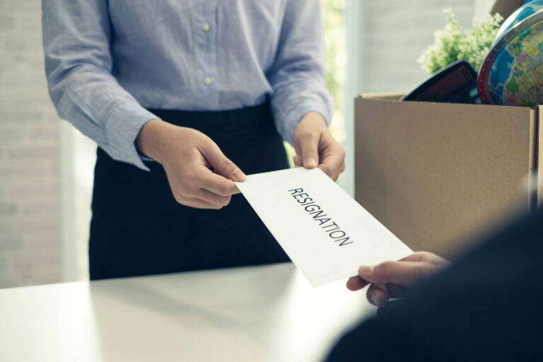 lettre-de-demission-remise-en-main-propre