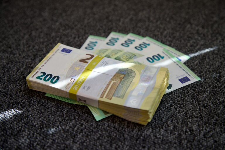 prime-3000-euros-15-25-ans