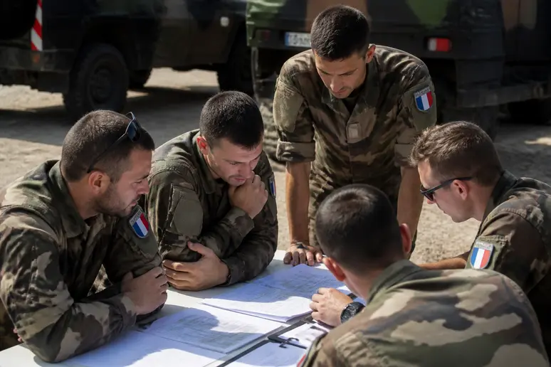 Tableau de grille salaire réserviste armée de terre par grade pour 2026.