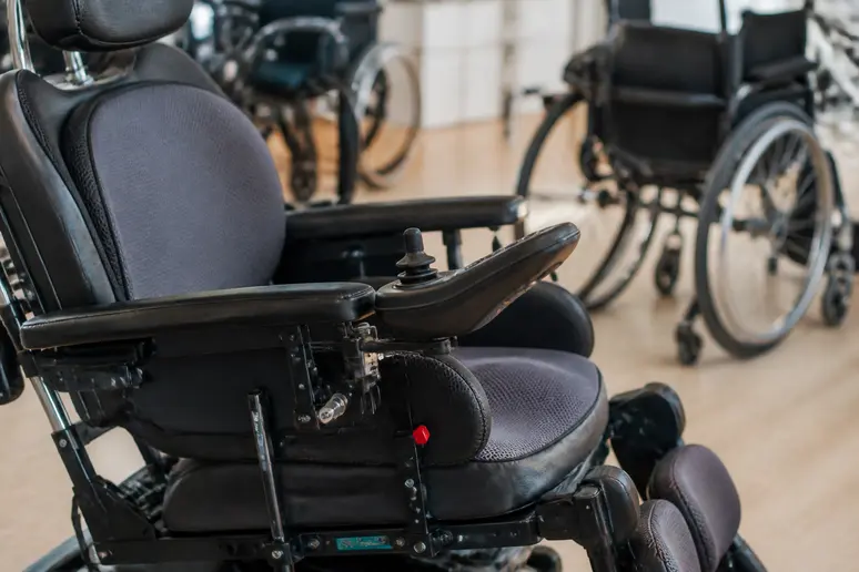 Démonstration d'équipements adaptés et de dispositifs d'assistance pour les services de santé de la Cramif services